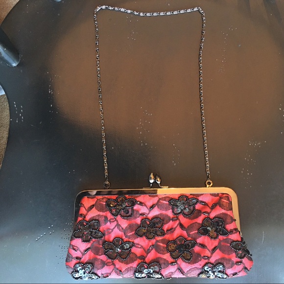 Vintage Laila Rowe Red and Black Lace Clutch - Picture 2 of 8